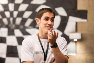 Edutubers: professor mineiro ensina física e matemática com bom humor