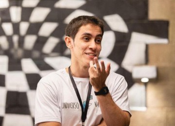 Felipe Guisoli é físico e mestre em física teórica pela Universidade Federal de Minas Gerais (UFMG), é escritor e criador do Universo Narrado, uma escola online de física e matemática para estudantes de todo o Brasil -  (crédito: Arquivo pessoal)