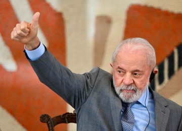 Com a popularidade em baixa, de olho na própria reeleição, Lula adotou o velho discurso do Robin Hood -  (crédito: EVARISTO SÁ/AFP)