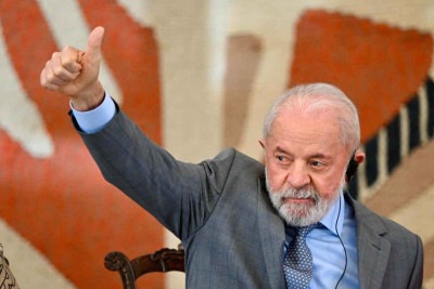 Com a popularidade em baixa, de olho na própria reeleição, Lula adotou o velho discurso do Robin Hood -  (crédito: EVARISTO SÁ/AFP)