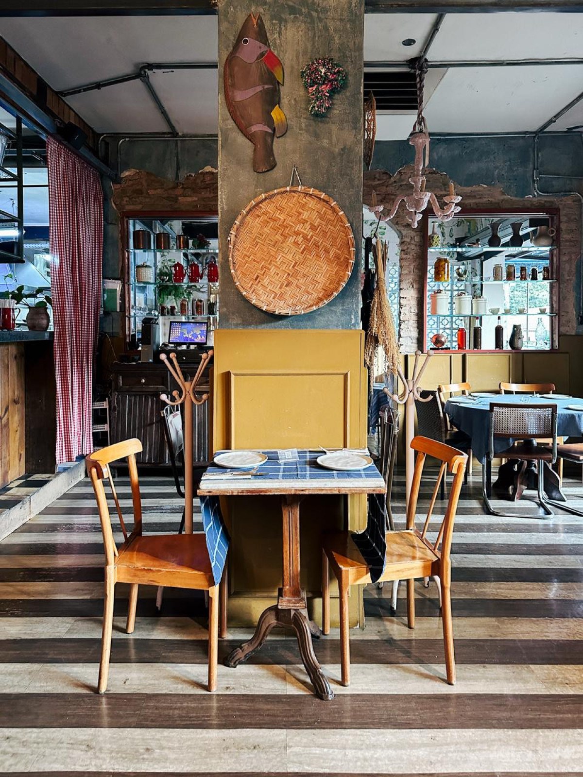 O espaço do Birosca S2 tem cara de 'casa de vó', com objetos de decoração antigos O espaço do Birosca S2 tem cara de "casa de vó", com objetos de decoração antigos