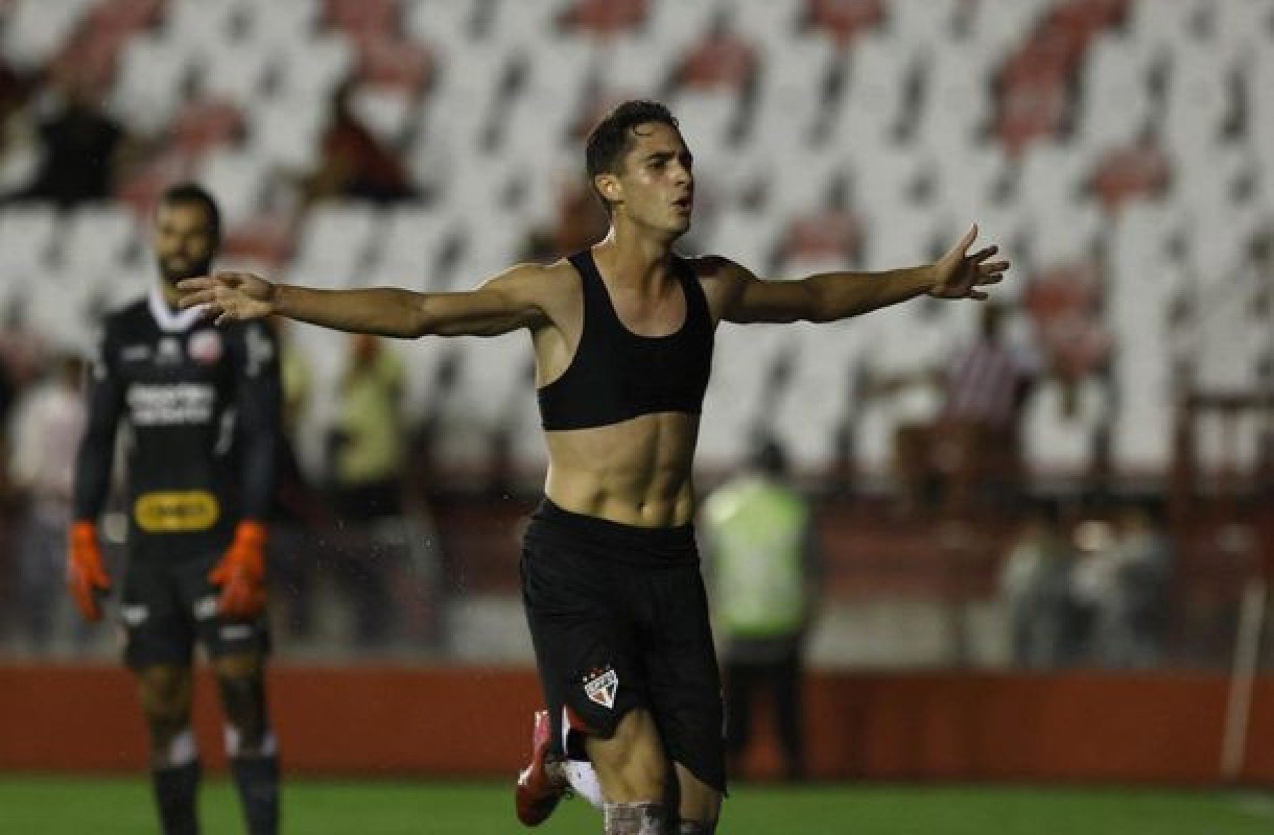 Rodriguinho celebra classificação e fim de jejum pelo São Paulo