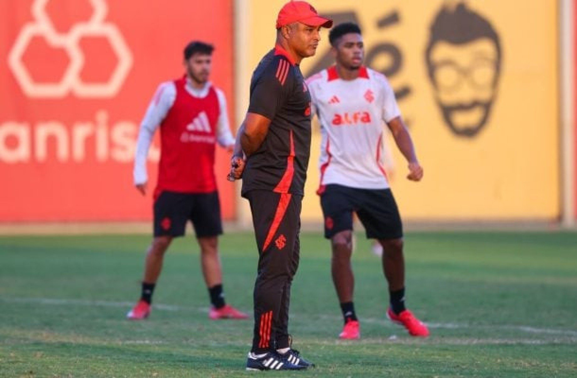 Roger deve escalar time alternativo do Inter na Copa do Brasil