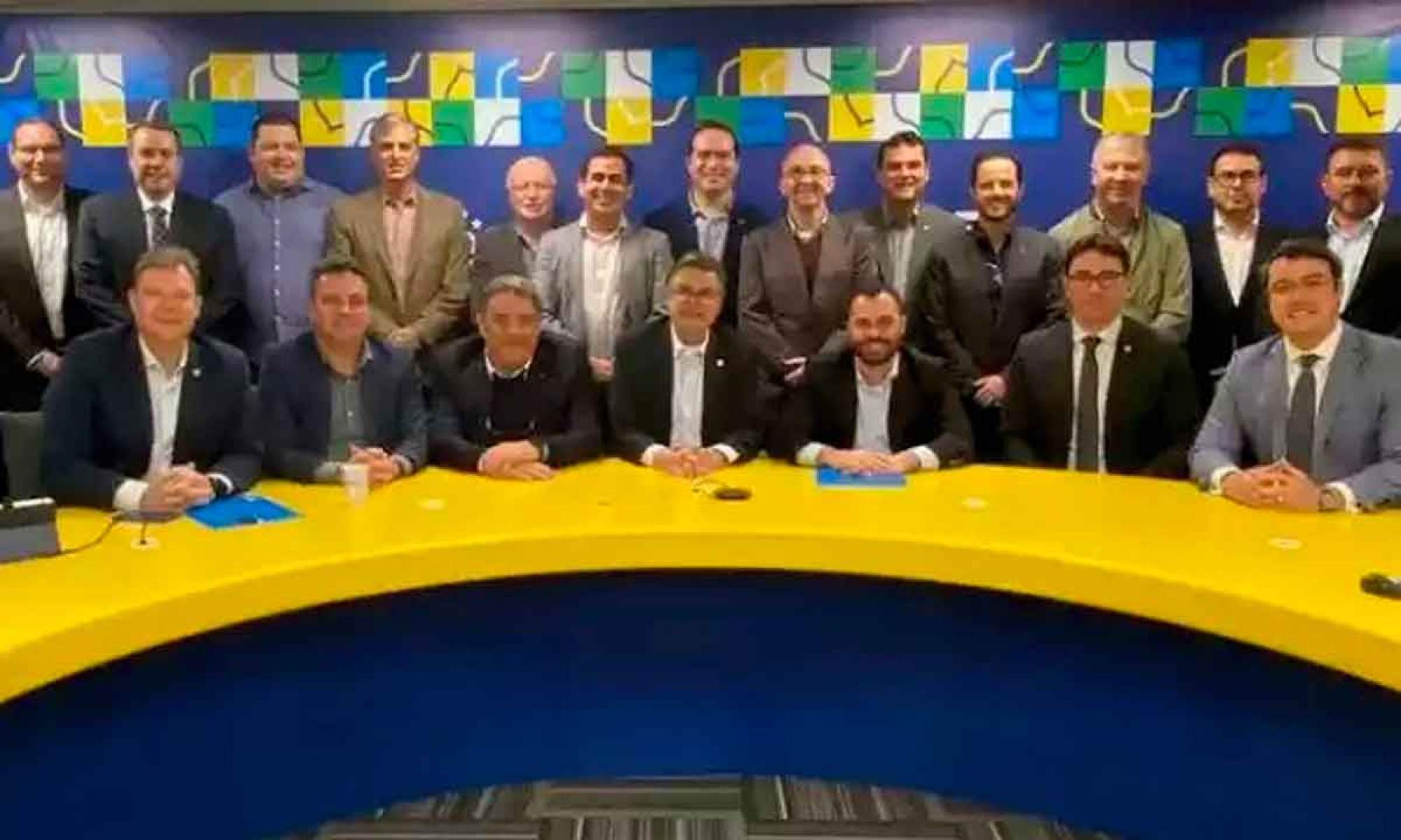 Reunião para a criação da Liga Forte Futebol (LFF), no fim de 2022. As discussões sobre o futuro do futebol brasileiro permanecem estagnadas - (crédito: CBF / Divulgação 5/12/22) Reunião para a criação da Liga Forte Futebol (LFF), no fim de 2022. As discussões sobre o futuro do futebol brasileiro permanecem estagnadas - (crédito: CBF / Divulgação 5/12/22)