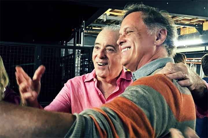 Em fevereiro de 1999, começou a dirigir o longa-metragem de ficção "Chatô, O Rei do Brasil", inspirado livremente no livro homônimo de Fernando Morais. O filme, porém, foi engavetado e só foi lançado, de forma oficial, em 2015
