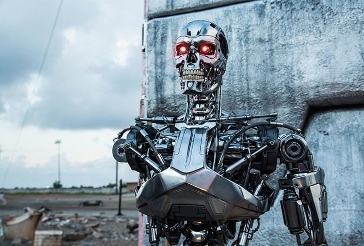 T-800: Na mesma franquia, antes mesmo do surgimento de T-1000 – que só apareceu no segundo filme –, Arnold Schwarzenegger já dava vida ao robô T-800, que se tornou um dos personagens mais marcantes da carreira do ator.