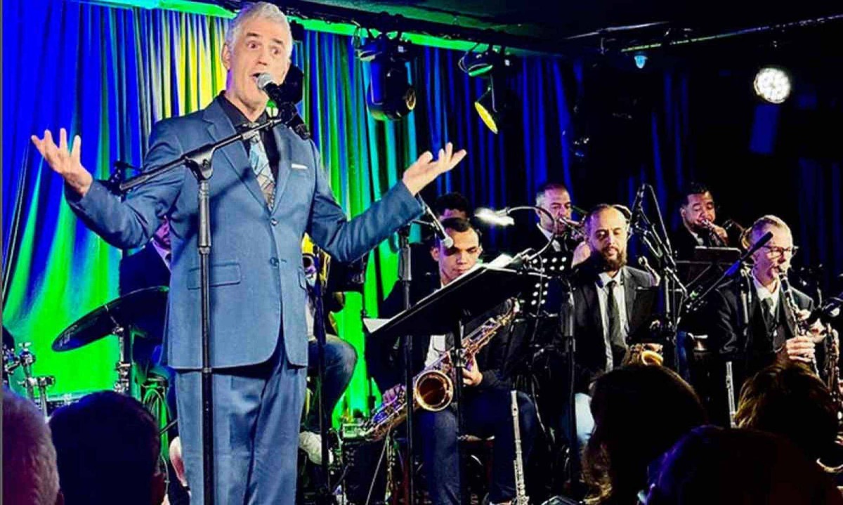O cantor e guitarrista Mark Lambert vai interpretar clássicos de Sinatra na quinta-feira (29/5), no Clube de Jazz do Café com Letras - (crédito: Instagram/Reprodução) O cantor e guitarrista Mark Lambert vai interpretar clássicos de Sinatra na quinta-feira (29/5), no Clube de Jazz do Café com Letras - (crédito: Instagram/Reprodução)