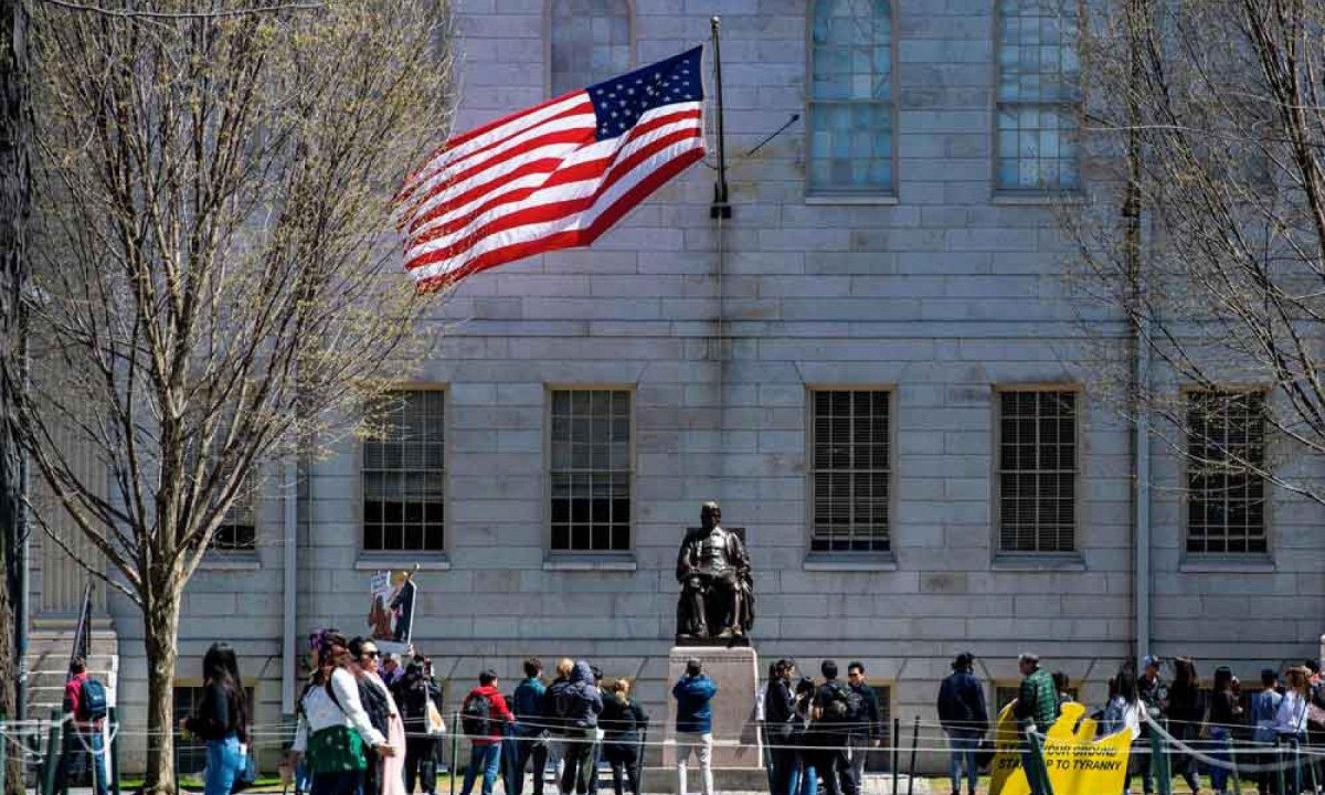 O governo Trump proibiu a Universidade de Harvard de matricular alunos estrangeiros - (crédito: Joseph Prezioso / AFP)) O governo Trump proibiu a Universidade de Harvard de matricular alunos estrangeiros - (crédito: Joseph Prezioso / AFP))