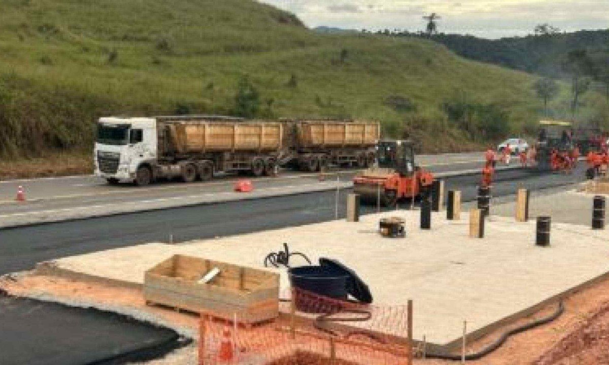 Obras da concession&aacute;ria respons&aacute;vel pelo trecho pr&oacute;ximo &agrave; Jo&atilde;o Monlevade complicam tr&acirc;nsito na BR-381 -  (crédito: Nova 381/Divulga&ccedil;&atilde;o)