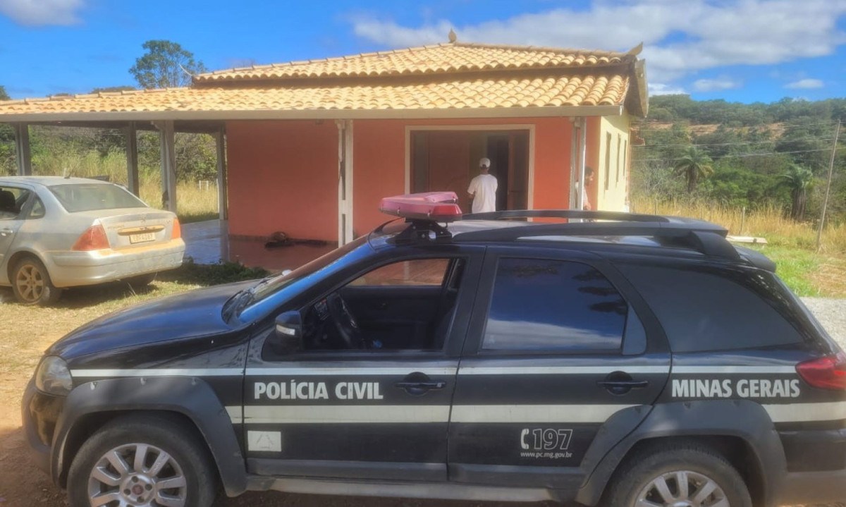 A per&iacute;cia foi &agrave; propriedade e encontraram a casa remexida, com manchas de sangue no ch&atilde;o e nas paredes -  (crédito: Reprodu&ccedil;&atilde;o PCMG)