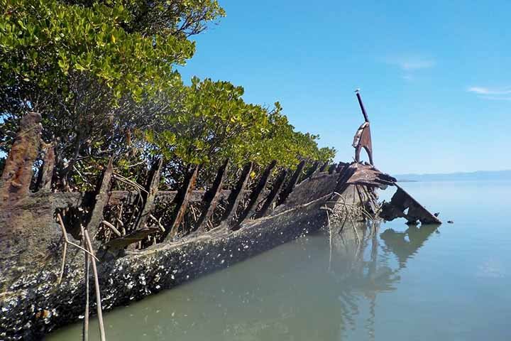 Em 1942, um avião utilizado nesses exercícios chocou-se com parte dos destroços do City of Adelaide e os quatro ocupantes dessa aeronave acabaram morrendo.
