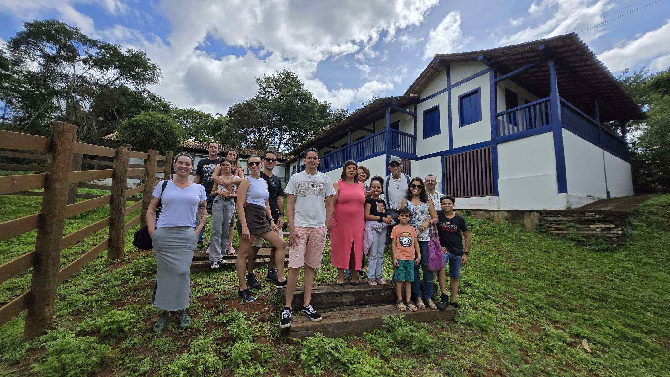 Designers e artistas da Casa da Orla estiveram com familiares na Fazenda Samambaia e elogiaram o renascimento do lugar-Carlos Altman