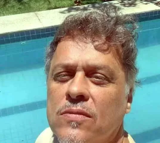 "Moro há mais de três décadas na mata, muro com muro com a Floresta da Tijuca, e bichos por aqui não são novidade. Já encontrei cobra enrolada na árvore de Natal, na roda do meu carro... Preguiças, tucanos, lagartos grandes, etc", contou ao Extra.