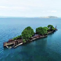 Navio encalhado vira ilha artificial na Austrália - Reprodução de video ABC News