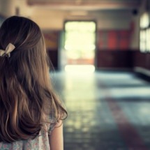 Maus-tratos na infância afetam região cerebral essencial para memória - Freepik