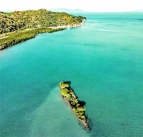 A área é protegida pelo governo da Austrália, que proíbe a pesca comercial. Isso faz dessa ilha artificial nascida no caso de um antigo vapor uma pequena reserva ambiental.
