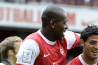 Ex-atacante do Arsenal se declara culpado por contrabando de cannabis