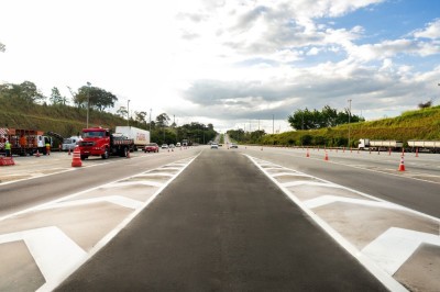 Via Cristais intensifica recapeamento do pavimento na BR-040 -  (crédito: Via Cristais/Divulgação)