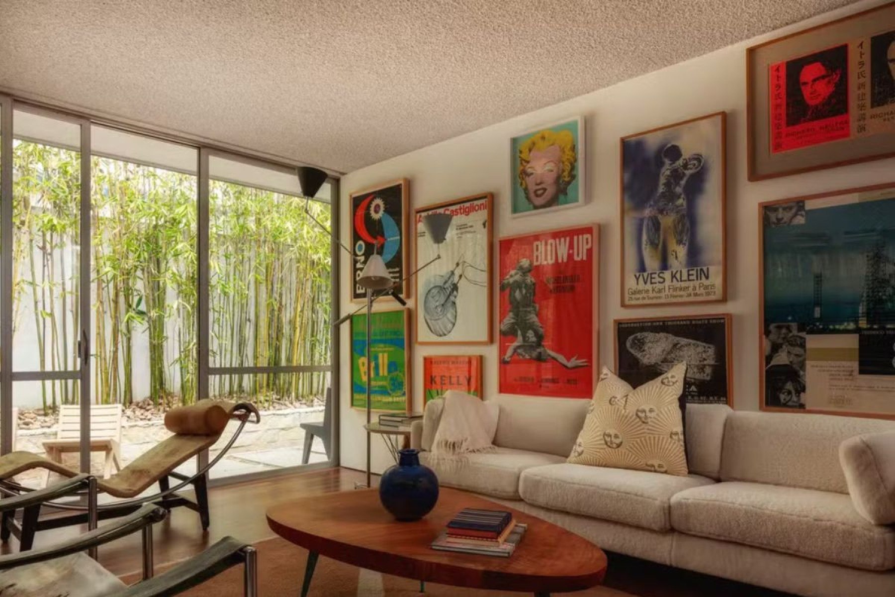 A casa está localizada na sofisticada La Mesa Drive, em Santa Mônica (Califórnia)
-Matthew Momberger