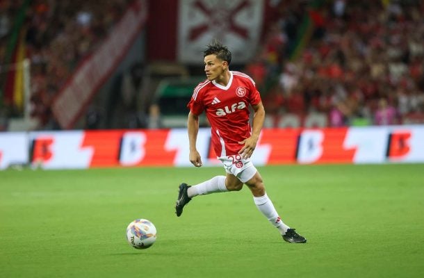 BERNABEI – Uma das ótimas opções ofensivas. Quase fez um gol no primeiro tempo e manteve boa participação no apoio na segunda etapa. NOTA: 6,5. Foto: Ricardo Duarte/Internacional 