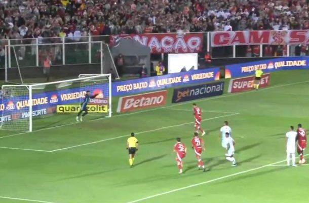 MARACANÃ – Jogou para perder de pouco e contou com um goleiro inspiradíssimo, que evitou a goleada. Tirando Rayr, pouca coisa a mais há para destacar desta modesta agremiação cearense, que disputa a Série D do Brasileiro. NOTA: 4,0. Foto: Ricardo Duarte/Internacional 