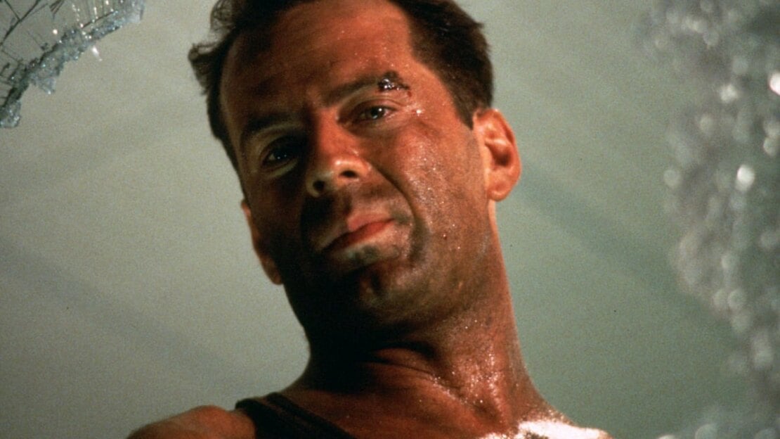 Ele ficou mundialmente famoso com a franquia "Duro de Matar" (1988, 1990 e 1995), interpretando o icônico detetive John McClane.
-Divulgação/20th Century Studios
