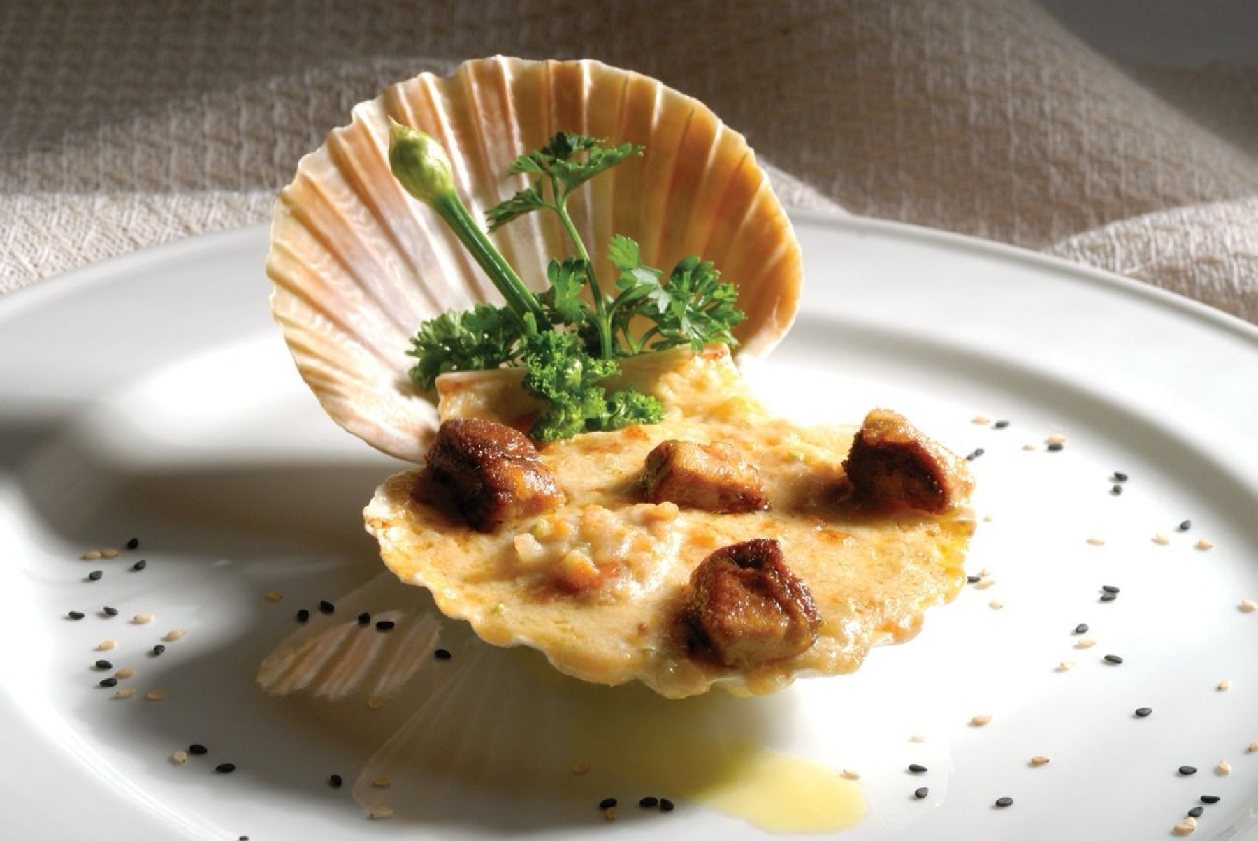 Coquille saint jacques com foie gras, pelo chef Ivo Faria