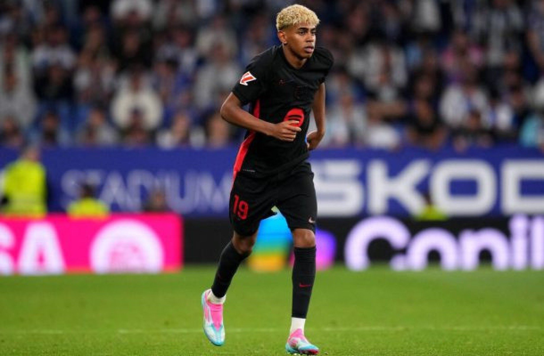 Deco revela sondagem do PSG por Yamal, do Barcelona