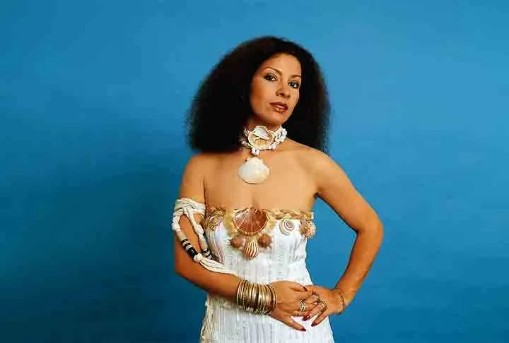 Uma forma de manter viva a lembrança sobre a vida e a obra da cantora mineira, que também inspirou o livro “Clara Nunes, Guerreira da Utopia”, do jornalista Vagner Fernandes. 
