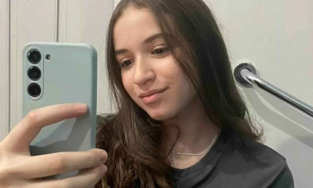 Melissa Campos, de 14 anos, foi atacada por um colega da mesma idade, na escola, dentro da sala de aula, durante a aula. Melissa morreu no local - (crédito: Instagram/Reprodução) Melissa Campos, de 14 anos, foi atacada por um colega da mesma idade, na escola, dentro da sala de aula, durante a aula. Melissa morreu no local - (crédito: Instagram/Reprodução)