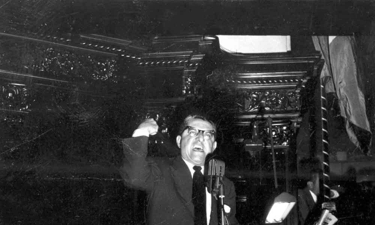 A entrevista com Afonso Arinos de Mello Franco se deu na Casa de Botafogo, onde o ex-ministro morava - (crédito: Arquivo O Cruzeiro/EM/D.A Press) A entrevista com Afonso Arinos de Mello Franco se deu na Casa de Botafogo, onde o ex-ministro morava - (crédito: Arquivo O Cruzeiro/EM/D.A Press)