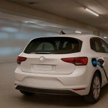 Alta de carros elétricos exige proteção e infraestrutura - DINO