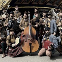 Banda é acusada de manter membros em condições análogas à escravidão - Reprodução/Epsom Playhouse