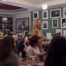 Afastada da TV desde 2022, Luana Piovani canta em restaurante de Portugal - Reprodução/Instagram @cantosdalua_oficial