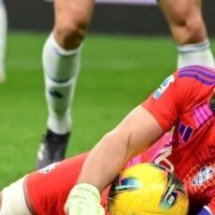 Campeão do mundo é expulso no último jogo da carreira - No Ataque Internacional