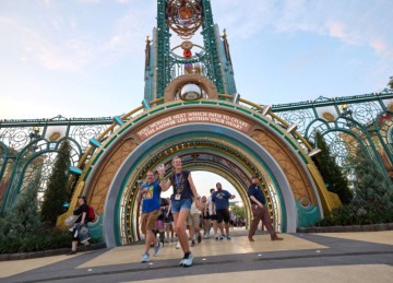 O novo parque temático transporta os visitantes para cinco mundos repletos de aventuras: Celestial Park, The Wizarding World of Harry Potter – Ministry of Magic, Super Nintendo World, How to Train Your Dragon – Isle of Berk e Dark Universe  -  (crédito: Universal Epic Universe/Divulgação )