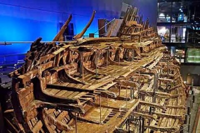 O navio de guerra inglês Mary Rose, que afundou em 1545, entrou para o Guinness World Records por ter o maior conjunto de armamentos medievais já resgatado de um naufrágio. -  (crédito: Flickr bernie condon)