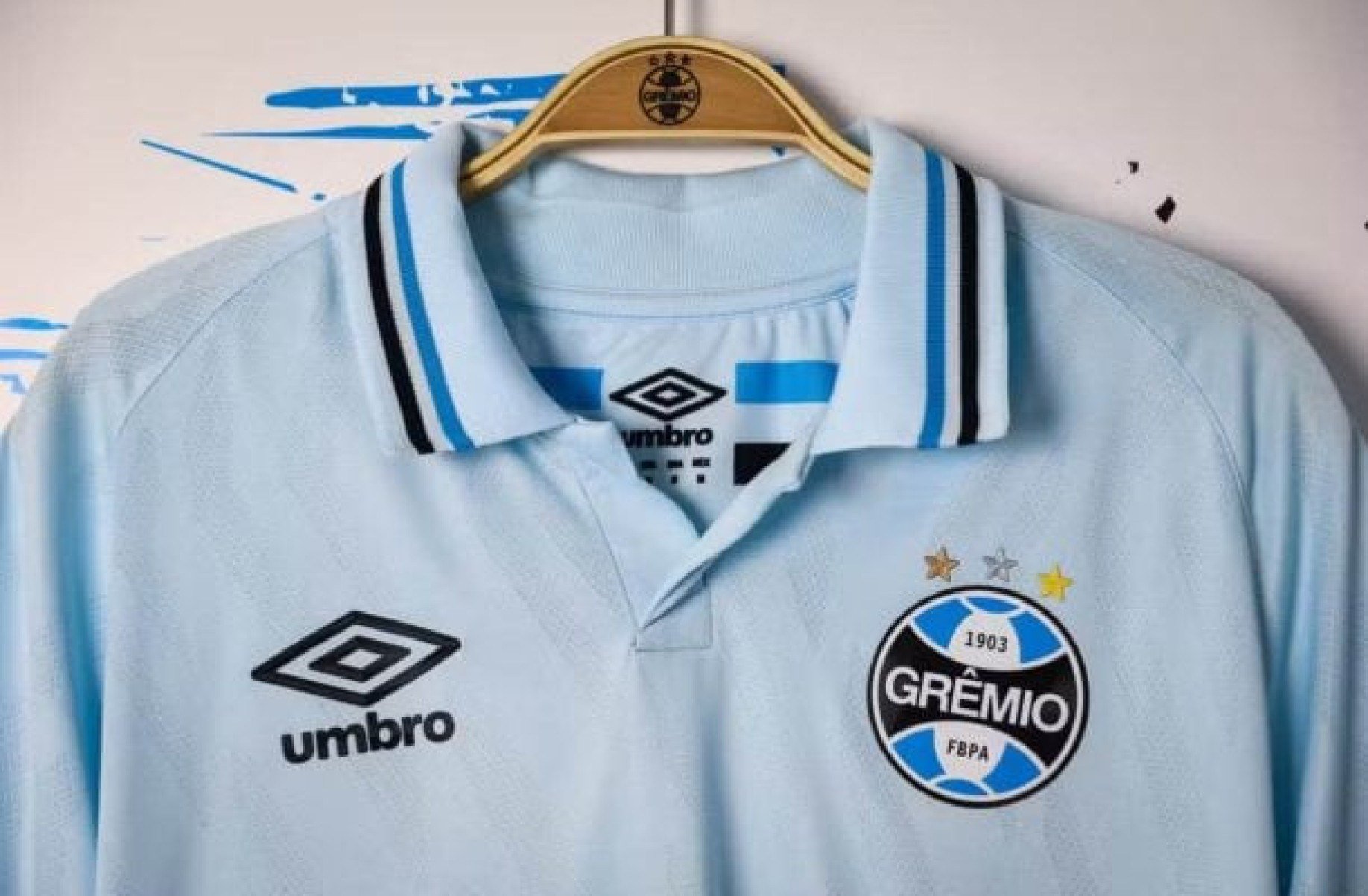 Grêmio lança novo segundo uniforme para a temporada