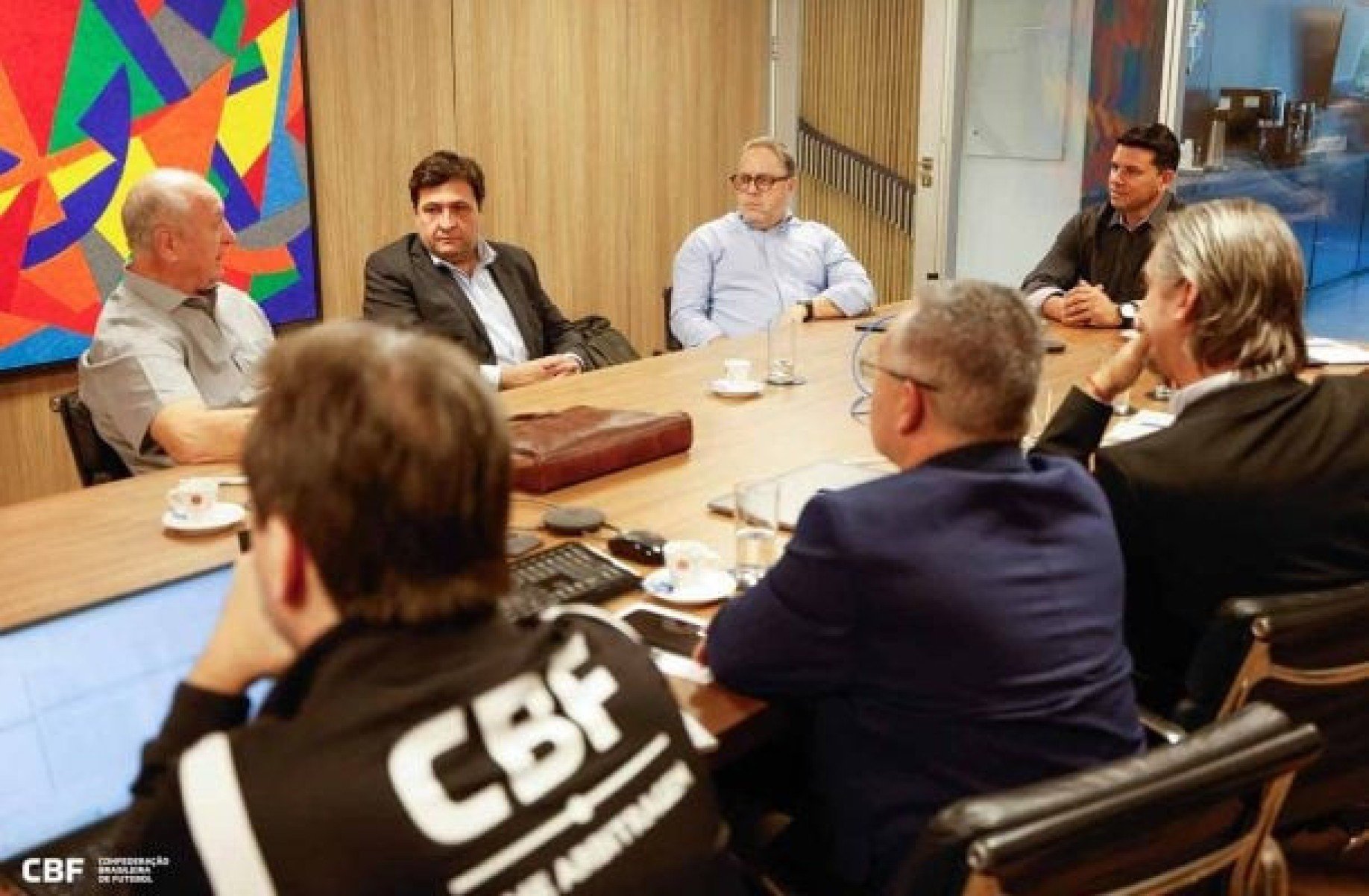 CBF desmente Grêmio sobre suposto afastamento do árbitro Matheus Candançan