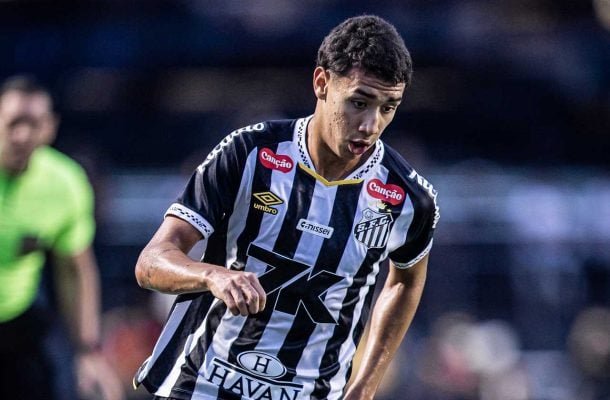 GABRIEL BONTEMPO - Apareceu bem para o jogo quando entrou em campo, sendo uma boa opção no campo ofensivo e criando oportunidades. Nota: 6 - Foto: Raul Baretta/Santos FC