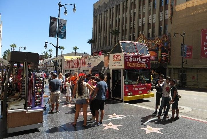 Além disso, o local costuma estar abarrotado de turistas, o que não só atrapalha o eio como também atrai batedores de carteira, que se aproveitam do descuido dos visitantes.