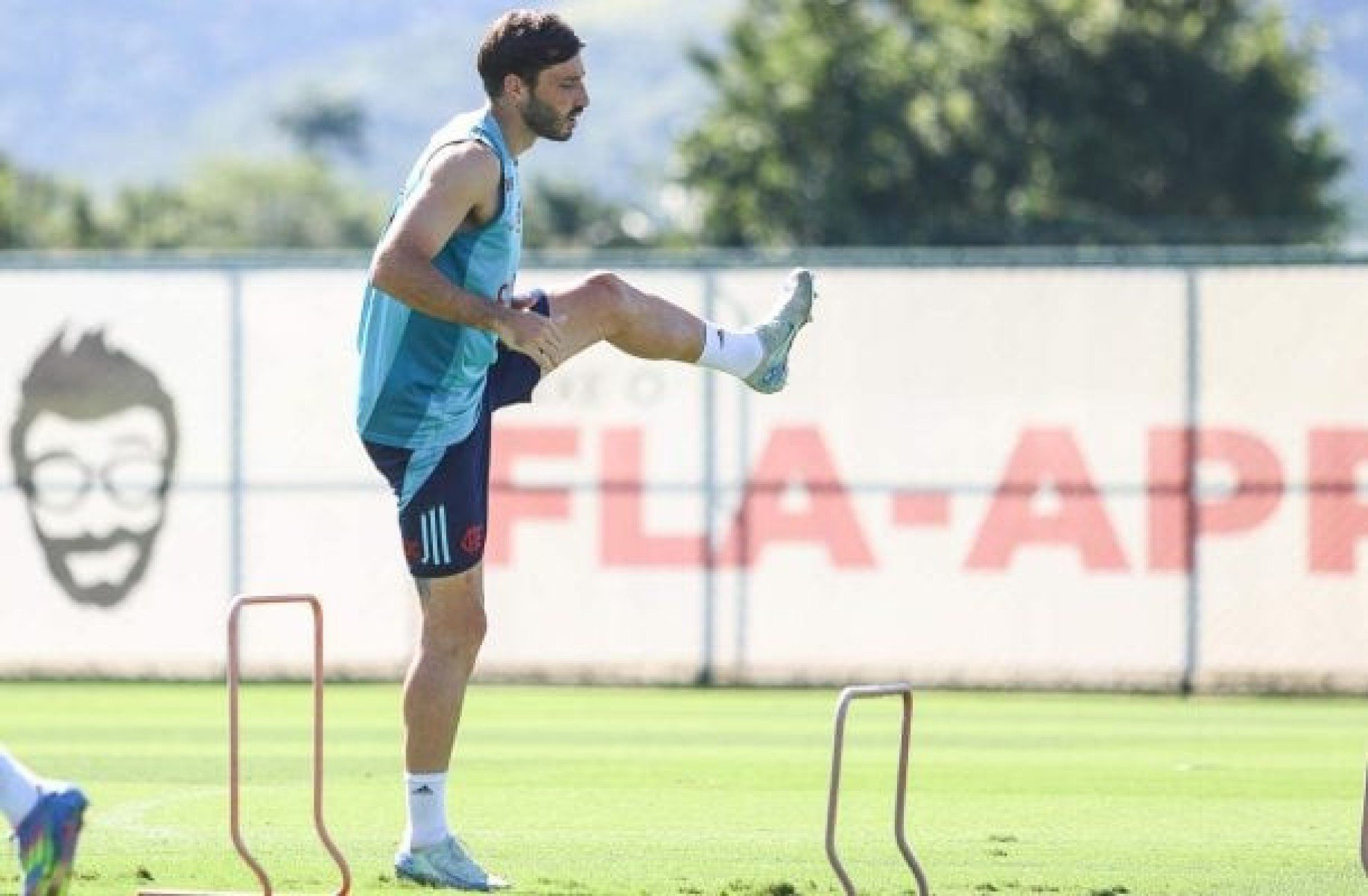 Viña já faz parte das atividades com grupo do Flamengo