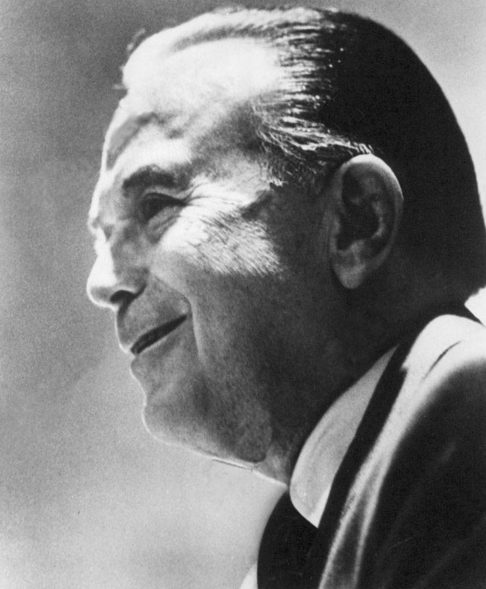 A fundação "oficial", no entanto, é creditada ao empresário Ray Kroc em 15 de abril de 1955. Conheça essa e outras curiosidades sobre uma das maiores redes de "fast food" do mundo!