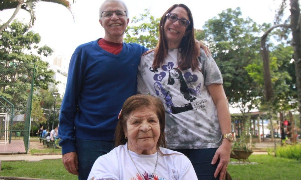 Geraldo, Margareth e Geralda: cartão de vacinação sempre em dia
