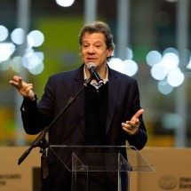 Fernando Haddad apanha dentro do governo e do mercado finaneiro

 -  (crédito: MIGUEL SCHINCARIOL/AFP)