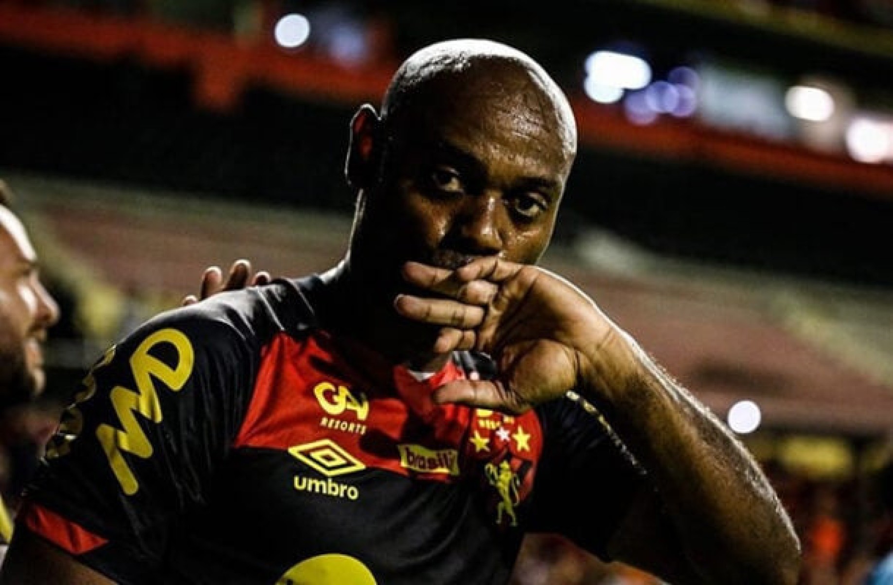 Vagner Love acerta retorno a Pernambuco e deve reforçar o Retrô na Série C
