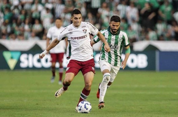 SERNA:  Se movimentou bem, tentou criar jogadas de gol, mas foi pouco efetivo. Perdeu um gol na grande área. NOTA: 5,5 - 