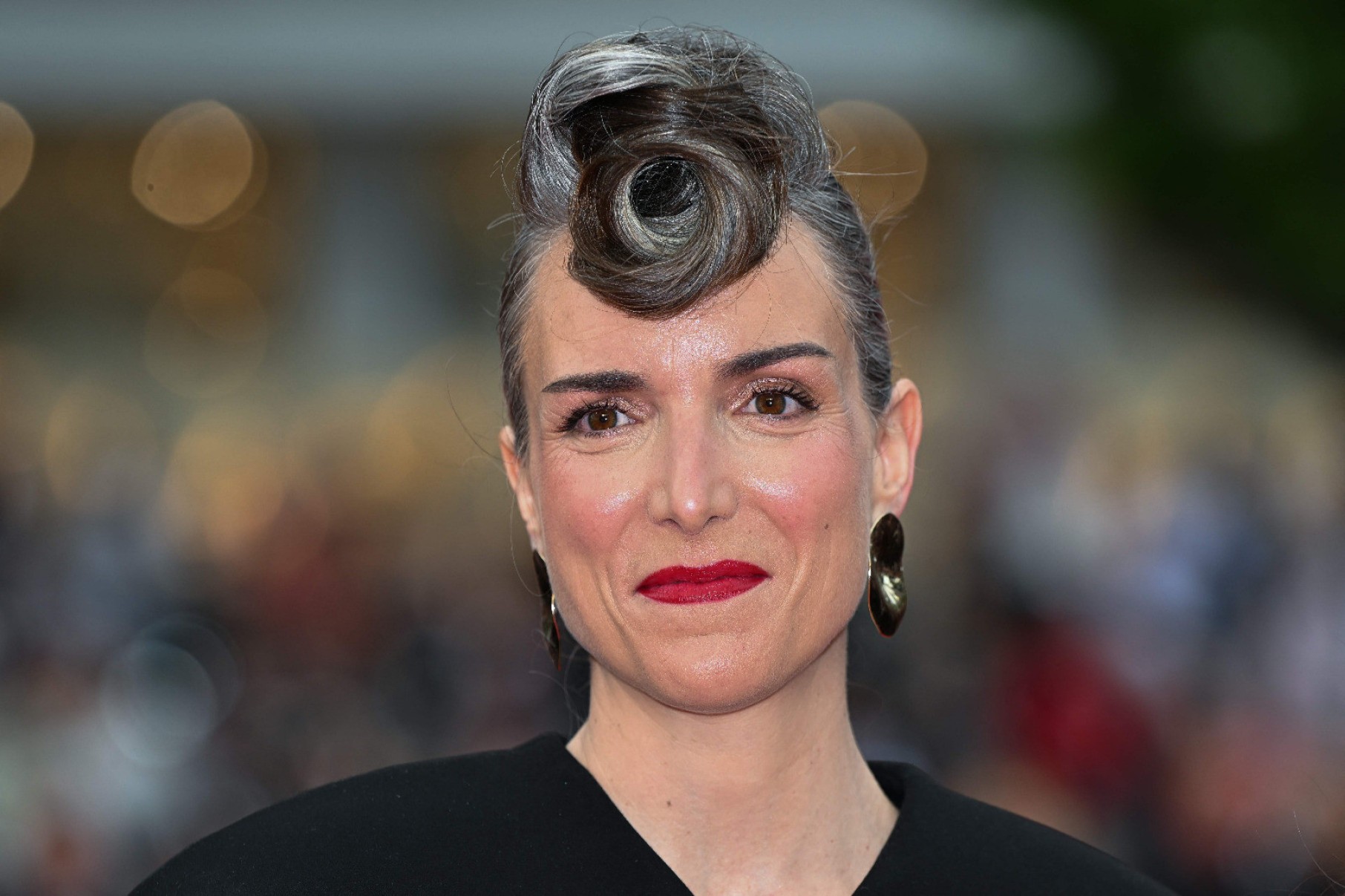 Amélie Bonin, diretora de 'Partir un jour', filme francês que abriu esta edição de Cannes, ousou no penteado-Bertrand Guay/AFP