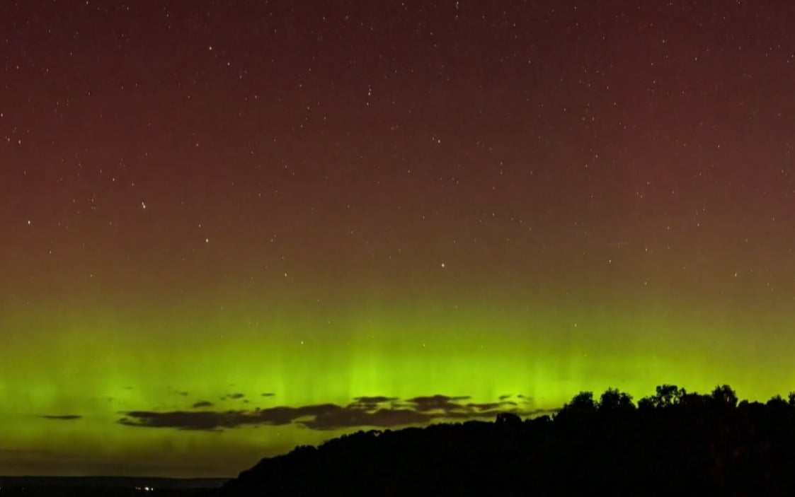 NASA detecta luzes da aurora boreal e registra o espetáculo visto do espaço NASA detecta luzes da aurora boreal e registra o espetáculo visto do espaço