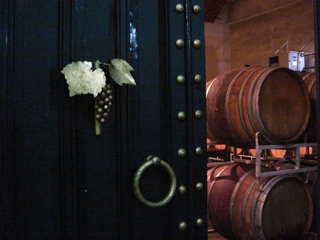 Ainda há a teoria de que a Geórgia é o ‘berço’ do vinho, bebida que ganhou uma popularidade mundial. Afinal, os primeiros registros descobertos estão ali, datados de oito mil anos atrás.